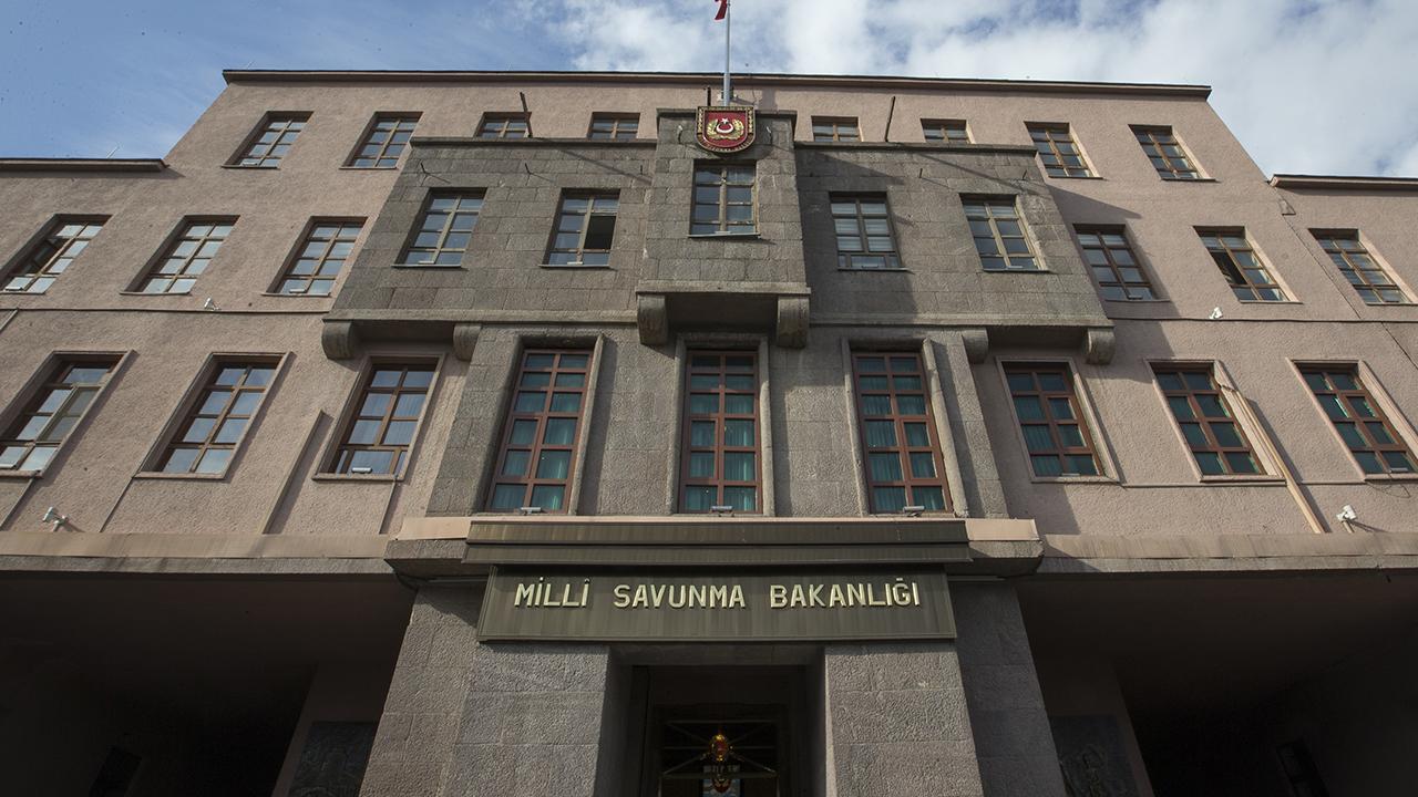 Turkey warns Greece over arming of Aegean islands